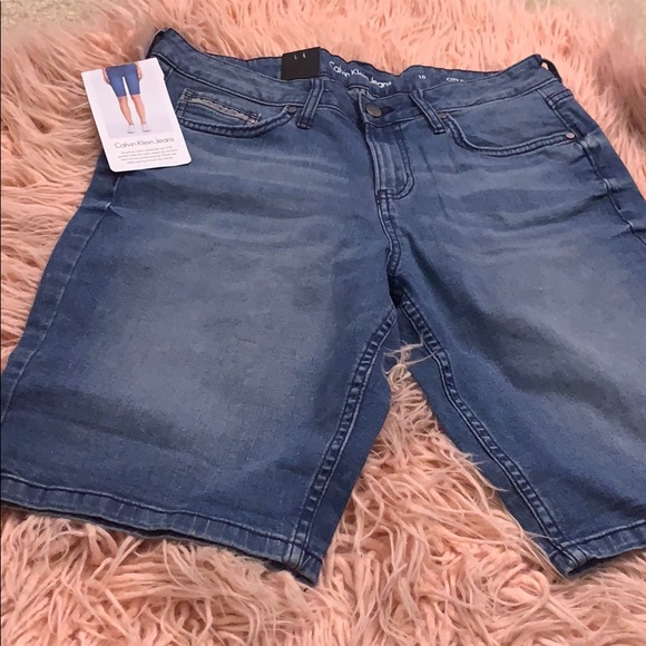 Shorts - Picture 2 of 4